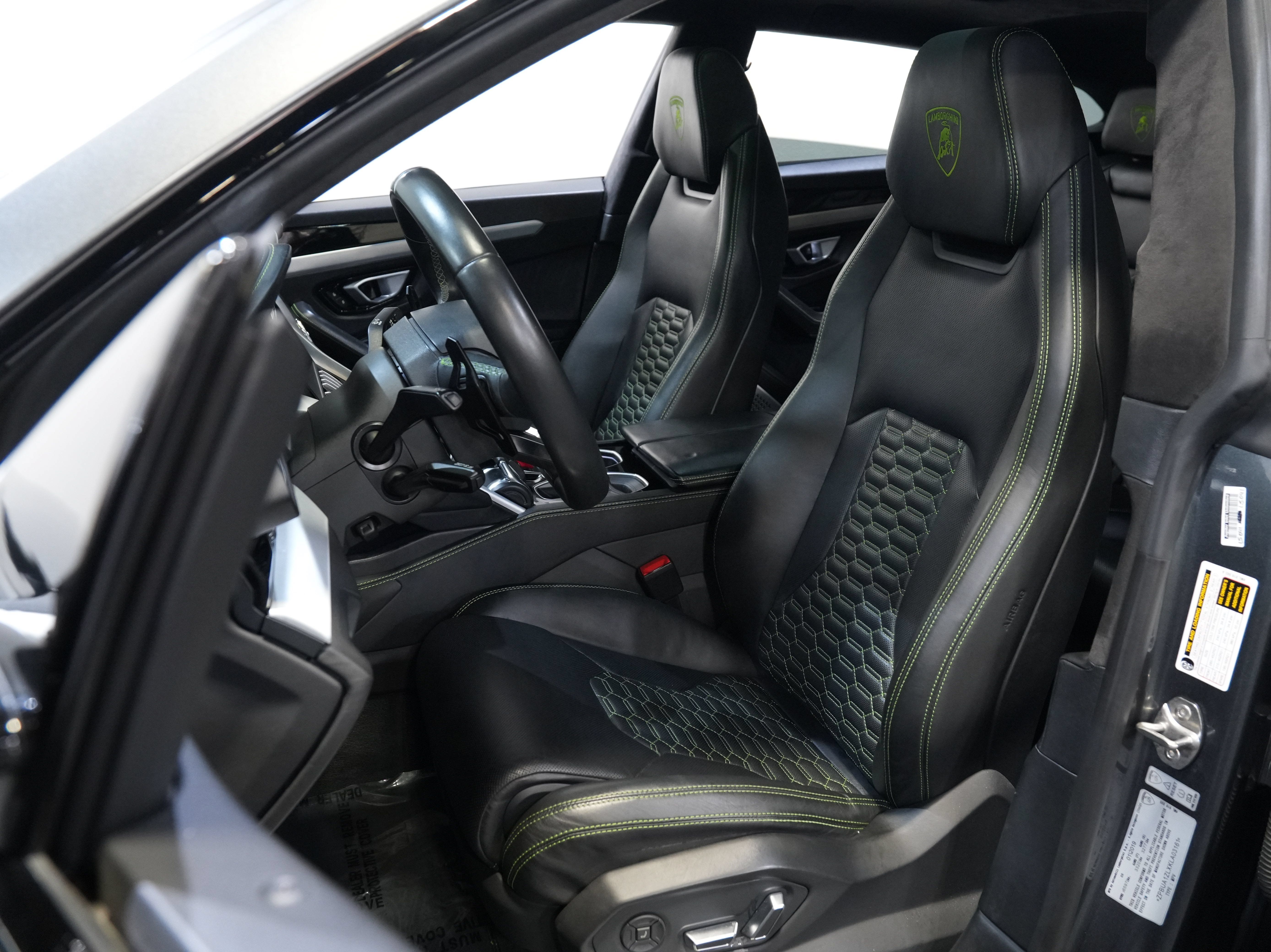 Used 2019 Lamborghini Urus AWD/4WD image 31