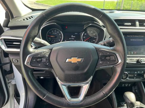 Used 2023 Chevrolet TrailBlazer LT AWD/4WD image 16