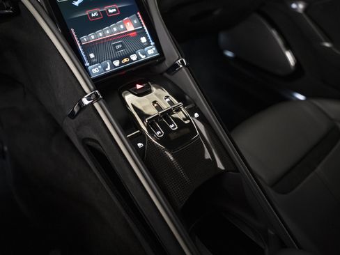 Used 2021 Ferrari Roma RWD image 37
