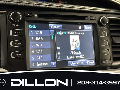 Used 2018 Toyota Highlander XLE w/ Carpet Mat Package (TMS) FWD image 19