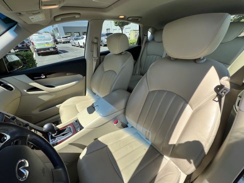 Used 2017 INFINITI QX50 AWD w/ Premium Plus Package image 16