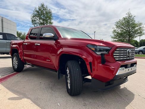 Used 2024 Toyota Tacoma Limited w/ Limited Package (LT) image 4