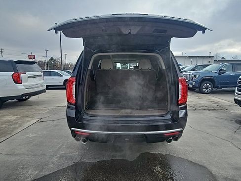 Used 2022 GMC Yukon XL Denali w/ Denali Ultimate Package image 6