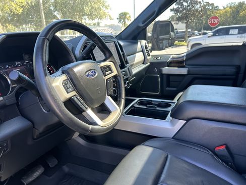 Used 2022 Ford F250 Lariat w/ Black Appearance Package image 13