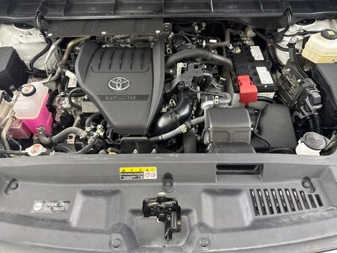 Used 2024 Toyota Highlander Platinum AWD/4WD image 17