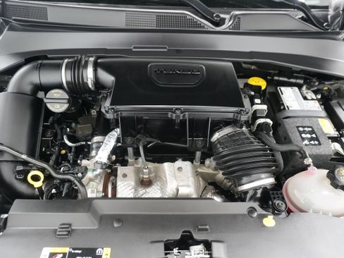 Used 2025 Jeep Compass Latitude image 30