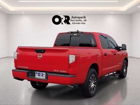 Used 2024 Nissan Titan SV w/ SV Convenience Package AWD/4WD image 5