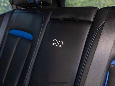 Used 2020 Rolls-Royce Cullinan Black Badge image 39