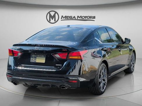 Used 2023 Nissan Altima 2.0 SR FWD image 7