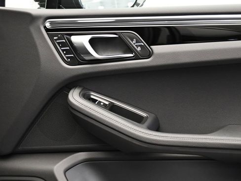 Certified 2025 Porsche Macan Turbo image 47