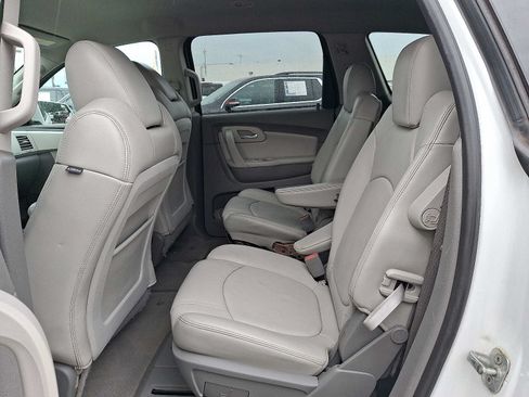 Used 2010 Chevrolet Traverse LT w/ Personal Connectivity Package FWD image 11
