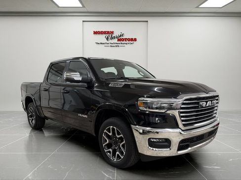 Used 2025 RAM 1500 Laramie AWD/4WD image 7