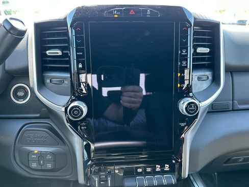 New 2026 RAM 2500 Big Horn AWD/4WD image 23