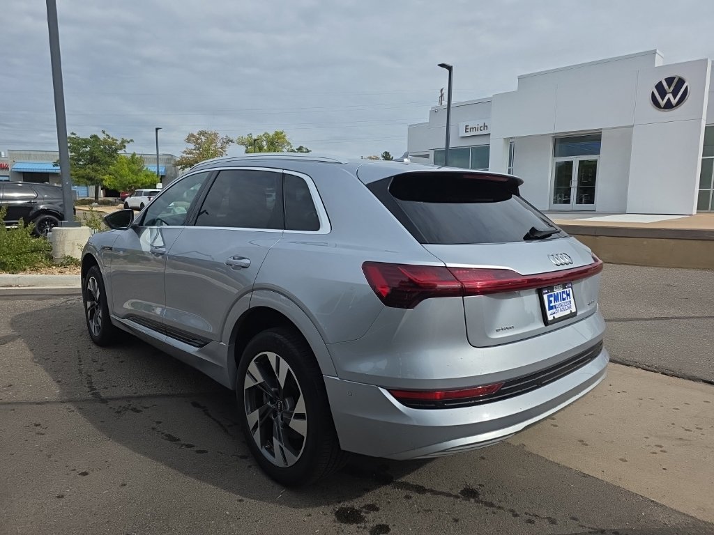 Used 2023 Audi e-tron Premium Plus w/ Premium Plus Package AWD/4WD image 3