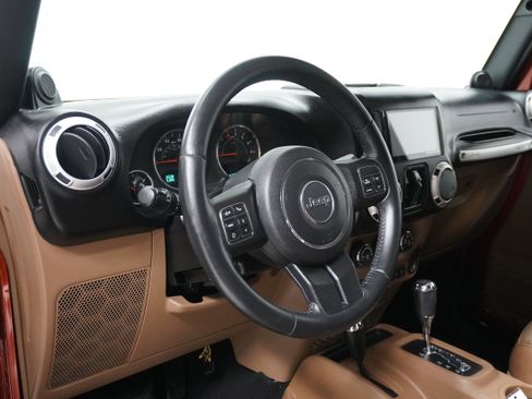 Used 2014 Jeep Wrangler Unlimited Sahara w/ Max Tow Package image 11