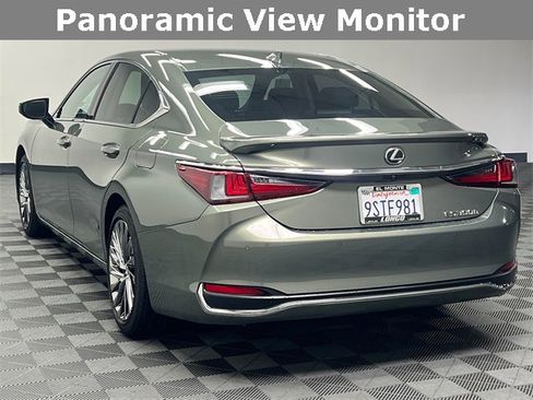 Certified 2025 Lexus ES 300h w/ Luxury Package image 7