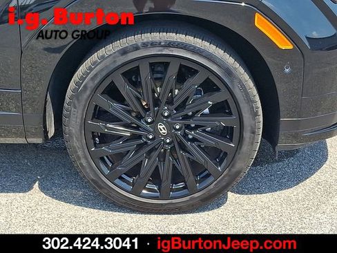 Used 2025 Hyundai Santa Fe Calligraphy AWD/4WD image 8