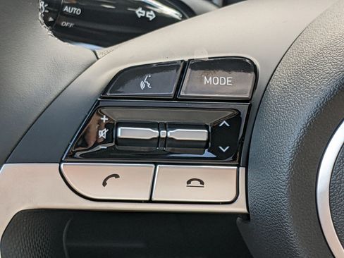 New 2025 Hyundai Elantra Limited image 23