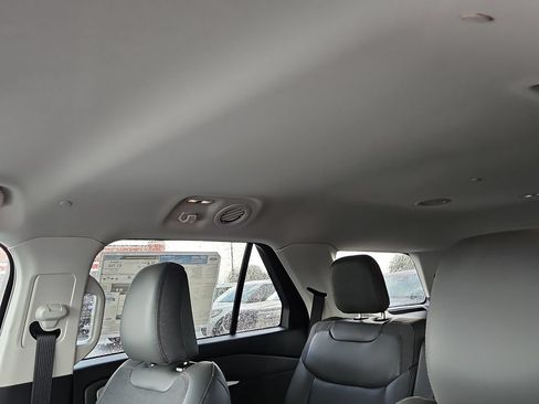 New 2026 Ford Explorer Active w/ Active Comfort Package RWD image 22