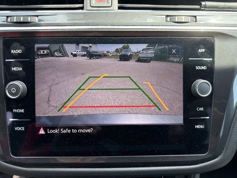 Used 2023 Volkswagen Tiguan SE R-Line AWD/4WD image 27