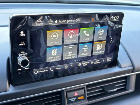 New 2025 Honda Pilot Touring image 31