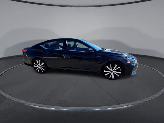Used 2024 Nissan Altima 2.5 SR FWD image 9