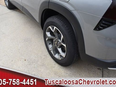 Used 2024 Chevrolet Trax LT w/ Driver Confidence Package FWD image 14