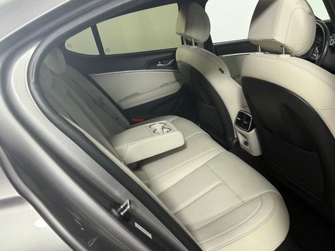 Used 2025 Genesis G70 2.5T image 28