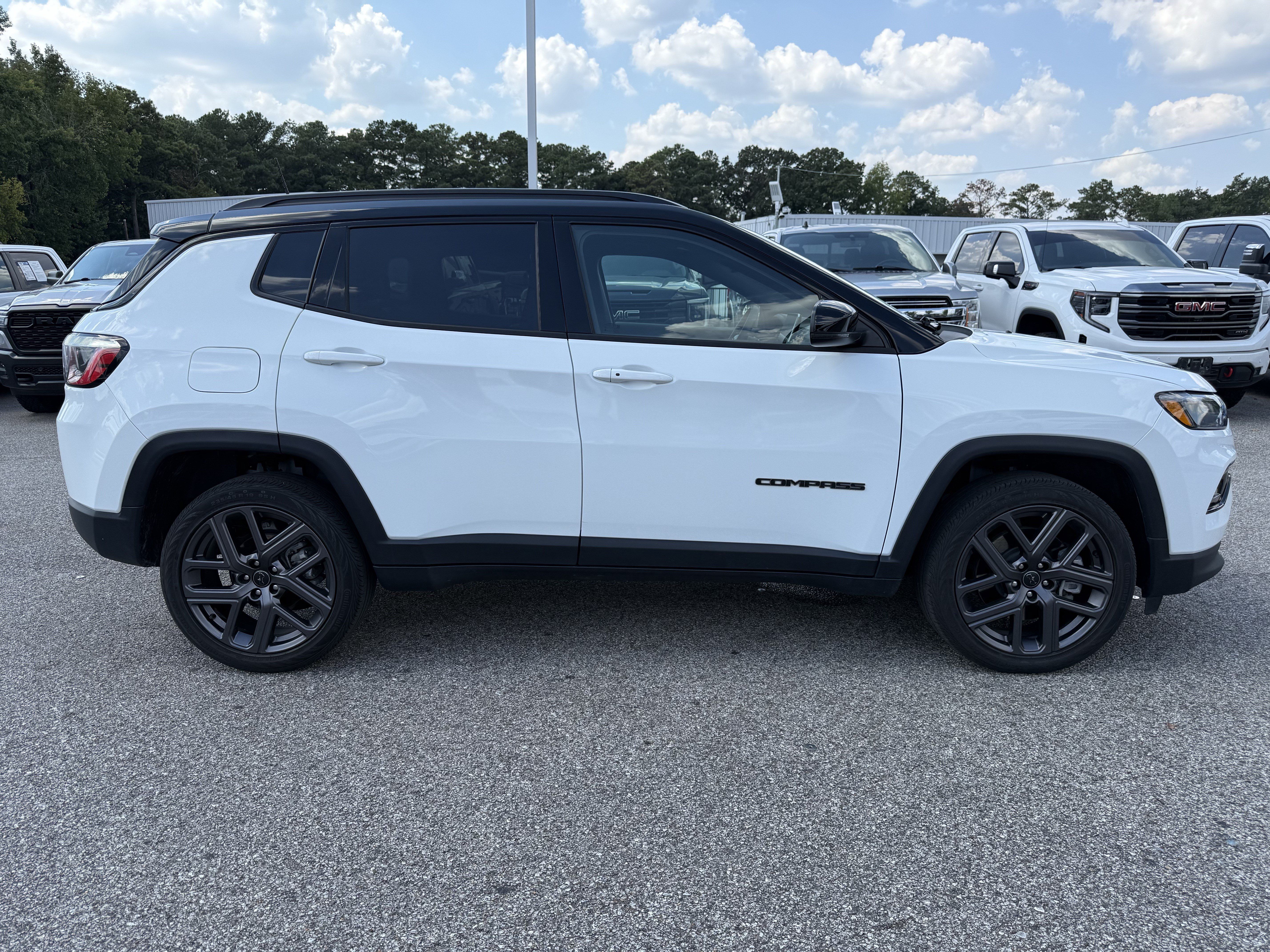 Used 2026 Jeep Compass Limited AWD/4WD image 12