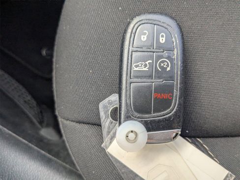 Used 2014 Jeep Cherokee Latitude w/ Comfort/Convenience Group image 33