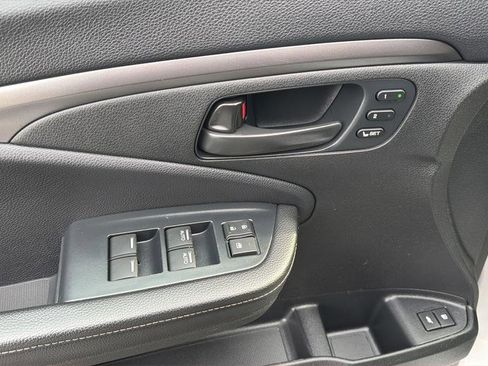 Used 2023 Honda Passport EX-L image 10