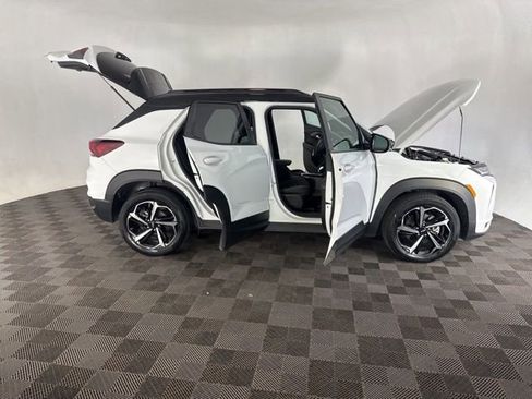 Used 2022 Chevrolet TrailBlazer RS FWD image 16