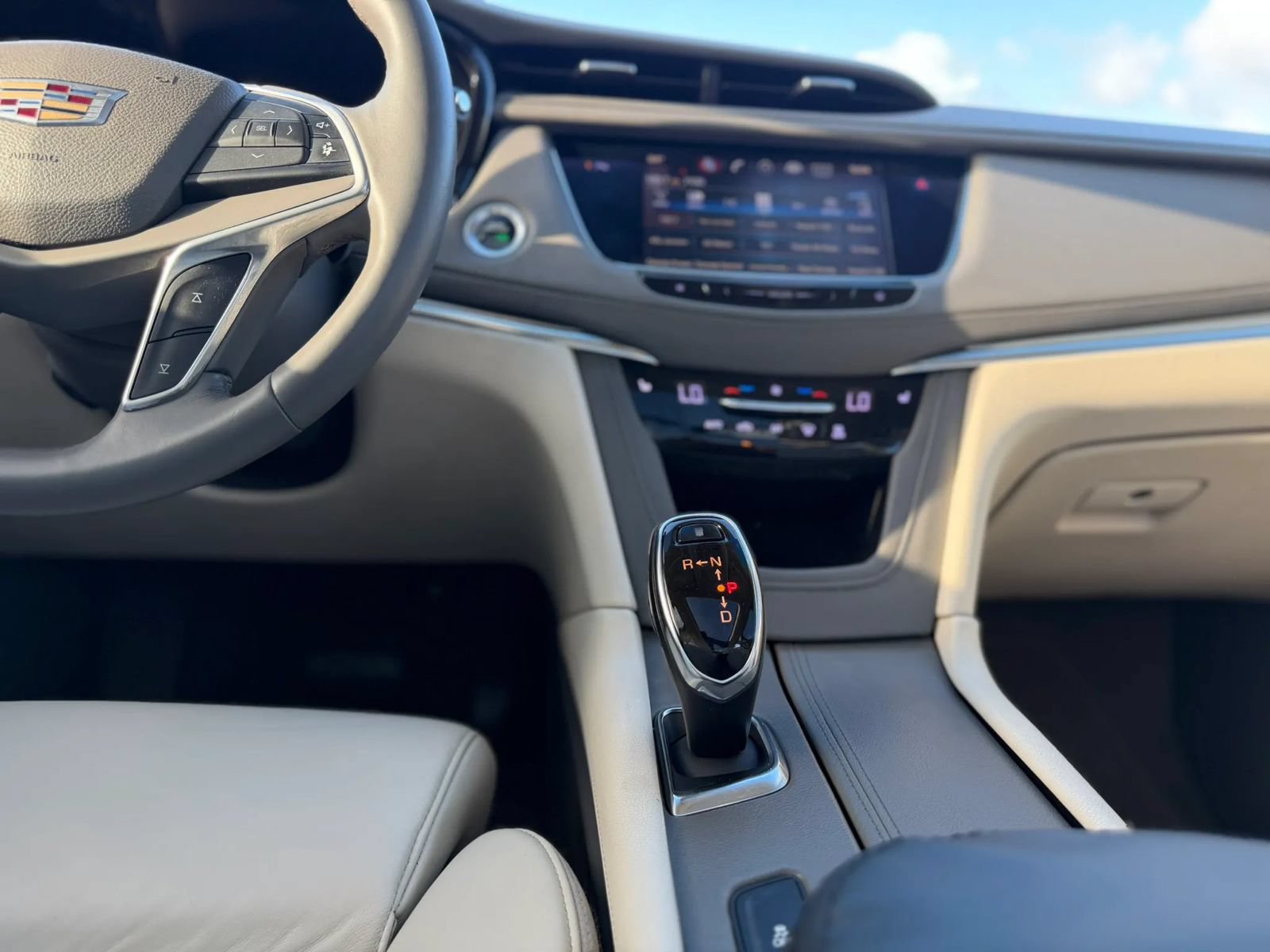 Used 2017 Cadillac XT5 Luxury w/ Driver Awareness Package FWD image 35