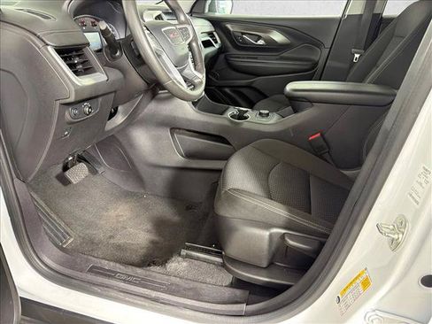 Used 2024 GMC Terrain SLE AWD/4WD image 9