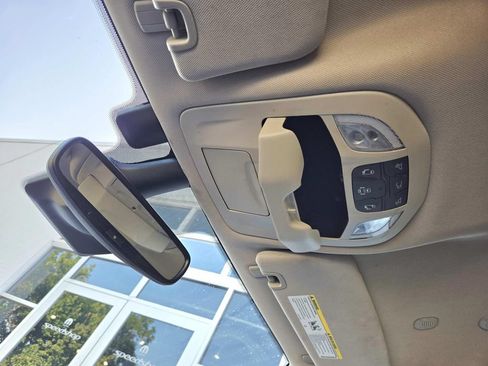 Used 2021 Chrysler Pacifica Touring-L FWD image 18