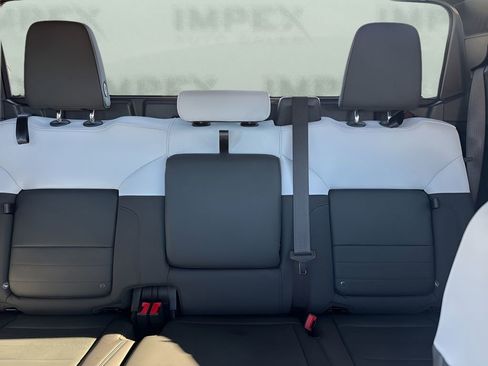 Used 2024 GMC Hummer EV 2X w/ Extreme Off-Road Package image 13