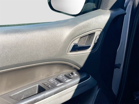 Used 2022 Chevrolet Colorado ZR2 w/ ZR2 Dusk Special Edition image 17