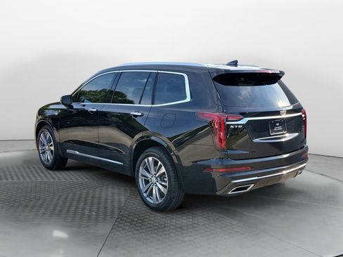 Used 2025 Cadillac XT6 Premium Luxury w/ Technology Package FWD image 5
