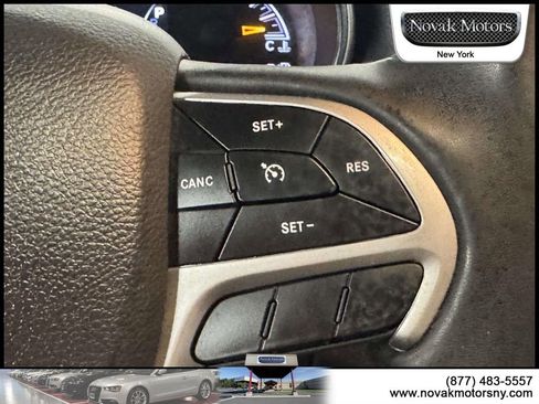 Used 2022 Jeep Grand Cherokee Limited image 15