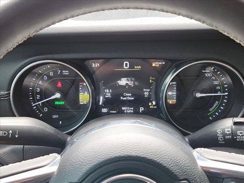 Used 2023 Jeep Wrangler Unlimited Sahara AWD/4WD image 10