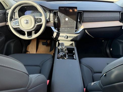 New 2026 Volvo XC90 B6 Plus w/ Protection Package image 7