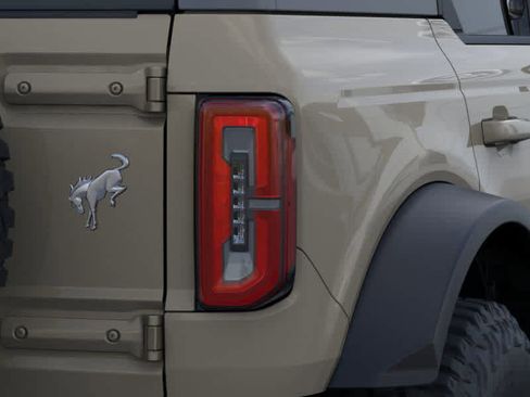 New 2025 Ford Bronco Outer Banks w/ Sasquatch Package image 23