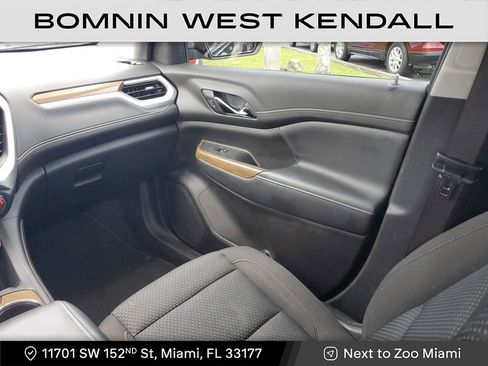 Used 2021 GMC Acadia SLE w/ Driver Convenience Package image 16