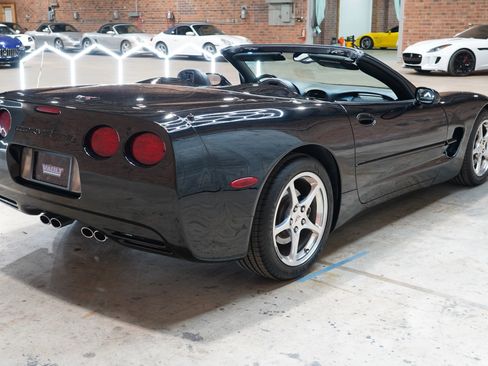 Used 2004 Chevrolet Corvette Convertible w/ Preferred Equipment Group image 18