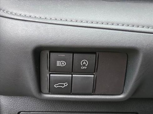 Used 2023 Toyota Highlander XLE FWD image 8