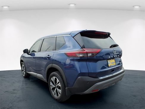 Used 2023 Nissan Rogue SV image 11
