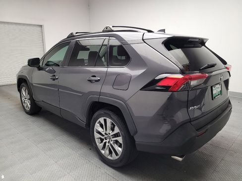 Used 2020 Toyota RAV4 XLE Premium w/ Carpet Mat Package FWD image 5