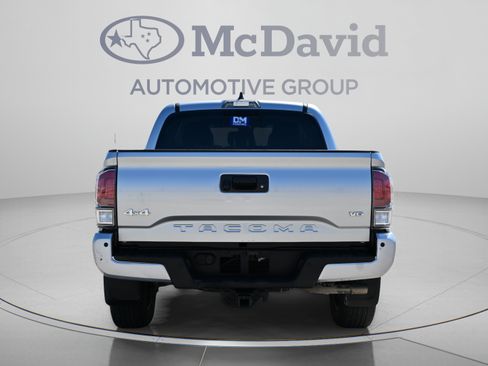 Used 2022 Toyota Tacoma Limited AWD/4WD image 4