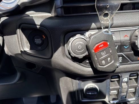Used 2025 Jeep Wrangler Unlimited Sport AWD/4WD image 43