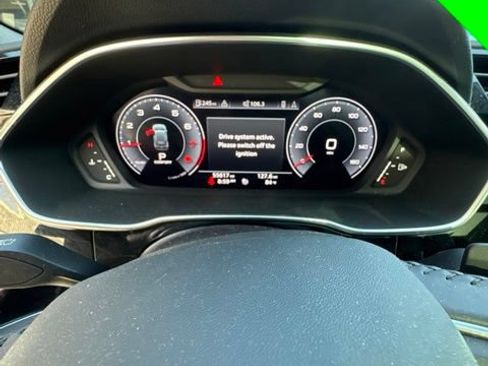 Used 2020 Audi Q3 2.0T Premium Plus w/ Premium Plus Package AWD/4WD image 3